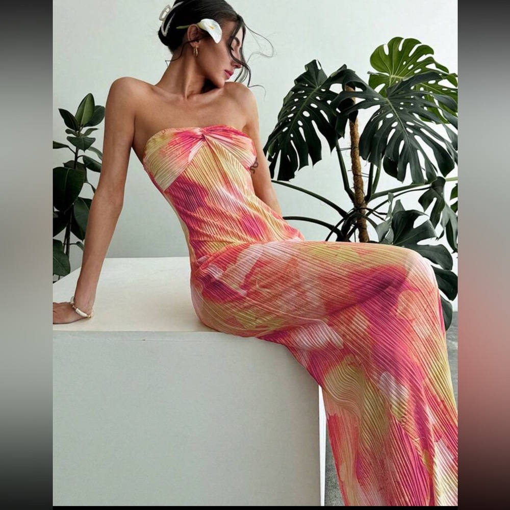 COPY - Elegant Multicolor Strapless Dress